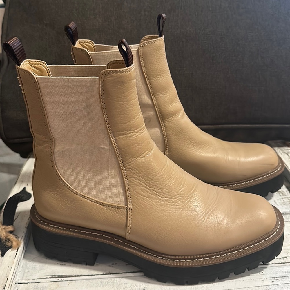 Sam Edelman
Laguna Chelsea Boot